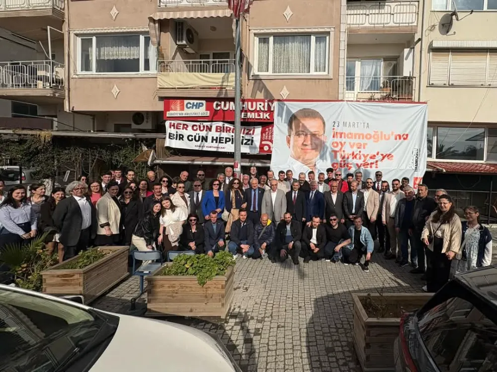 Cumhuriyet Halk Partisi’nden İmamoğlu’na Özgürlük ve Erken Seçim İçin İmza Kampanyası...