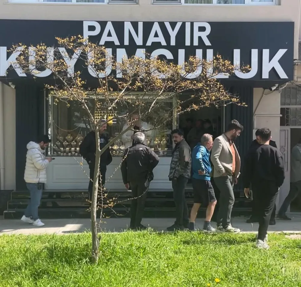 Bursa’da Kuyumcuda Silahlı Soygun Girişimi...